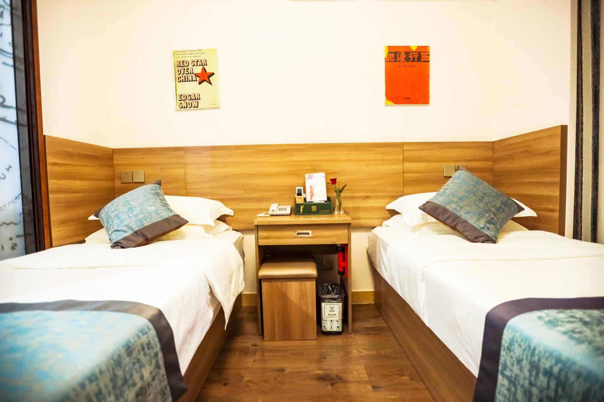Hotel Zhong An Former Of Journalist Edgar Snow -free Laundry Service,free Freshly Ground Coffee,provide Tourism And Ticketing Service ,english Service ,near Tian'anmen Forbidden City,wangfujing Walking Street Beijing