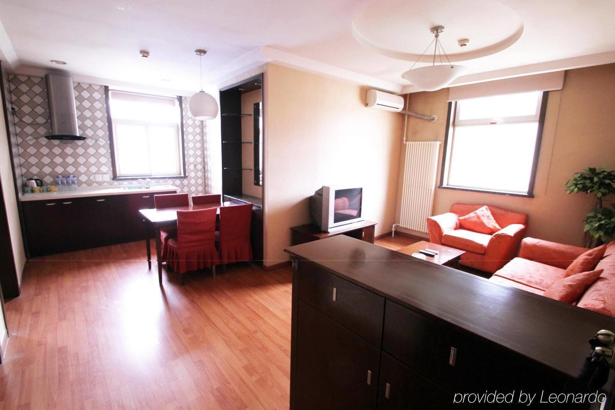 Hotel Zhong An Former Of Journalist Edgar Snow -free Laundry Service,free Freshly Ground Coffee,provide Tourism And Ticketing Service ,english Service ,near Tian'anmen Forbidden City,wangfujing Walking Street